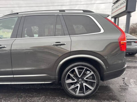 2018 Volvo XC90 T6 Momentum
