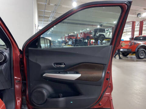 2020 Nissan Kicks SR