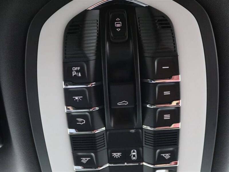 2020 Porsche Macan S