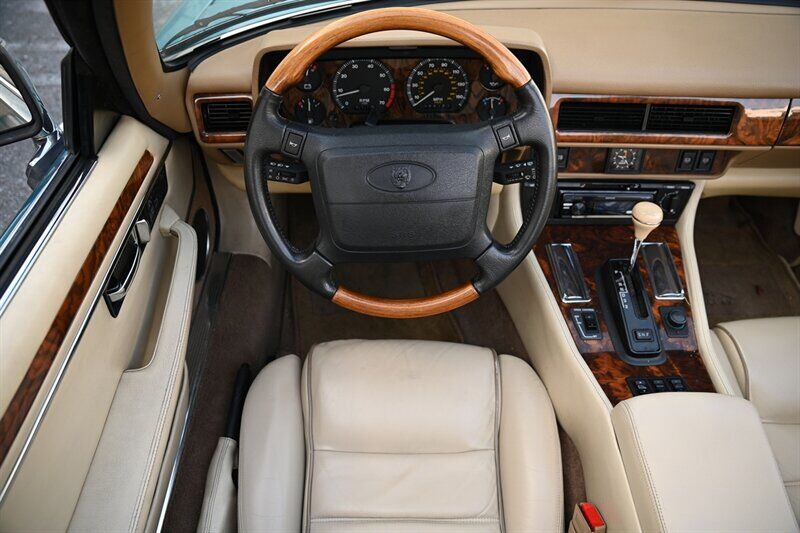 1996 Jaguar XJ-Series 25