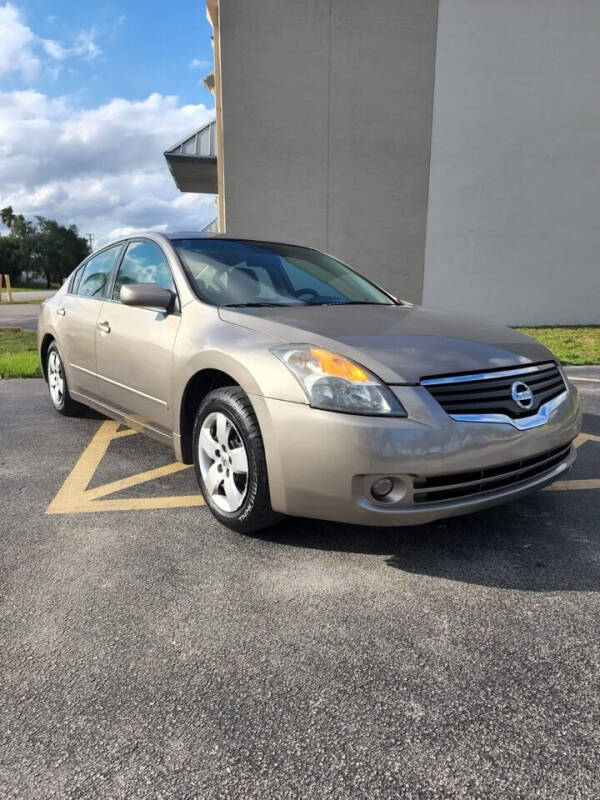 2008 Nissan Altima for sale at MIAMI AUTOWISE, LLC. in Miami FL