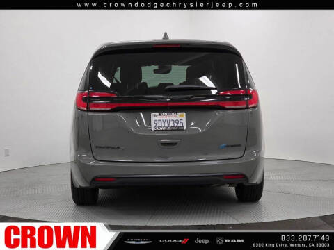 2022 Chrysler Pacifica Hybrid Touring L