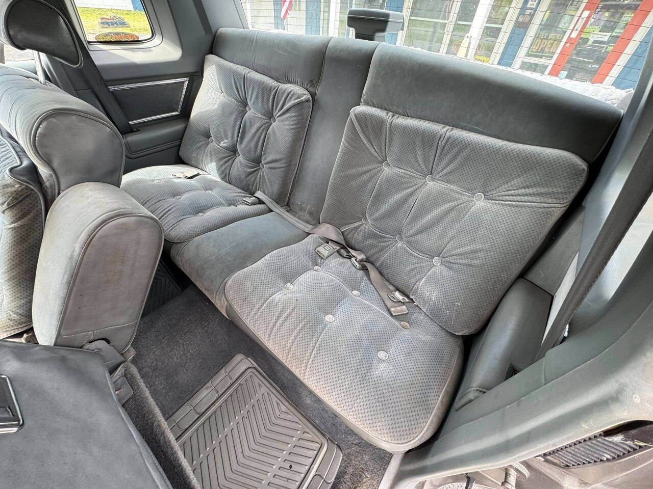 1988 Oldsmobile Cutlass Supreme 23