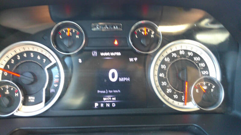2016 RAM 1500 SLT