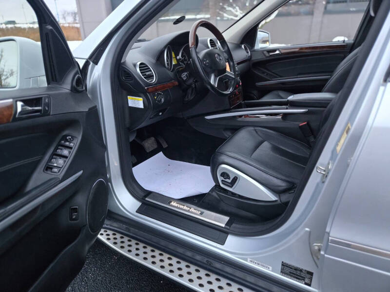 2011 Mercedes-Benz GL-Class GL 550 4MATIC