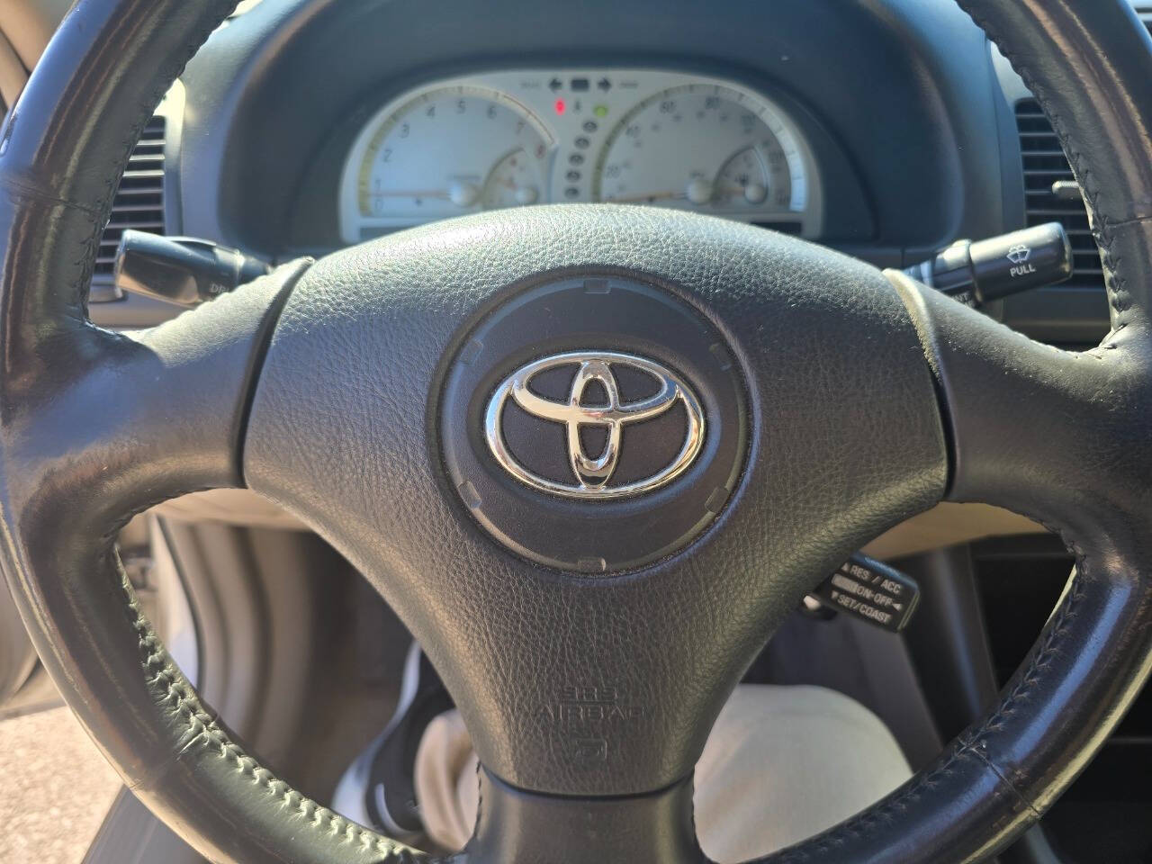 2004 Toyota Camry for sale at QUEENSGATE AUTO SALES in York, PA