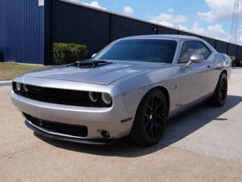2015 Dodge Challenger R/T Scat Pack Shaker
