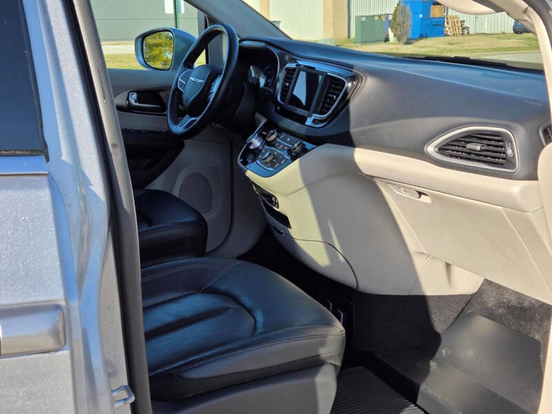 2020 Chrysler Pacifica Touring L