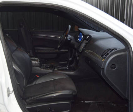 2013 Chrysler 300 SRT8