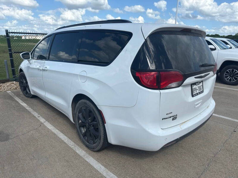 2020 Chrysler Pacifica Touring L