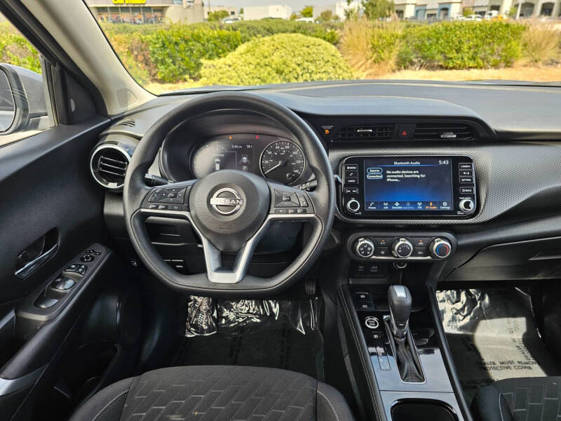 2023 Nissan Kicks SV