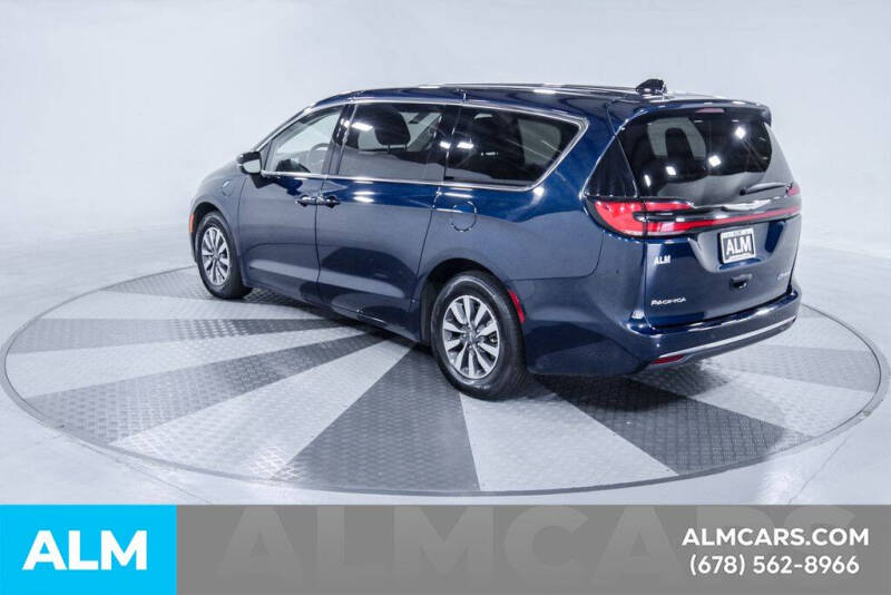 2024 Chrysler Pacifica Plug-In Hybrid Select