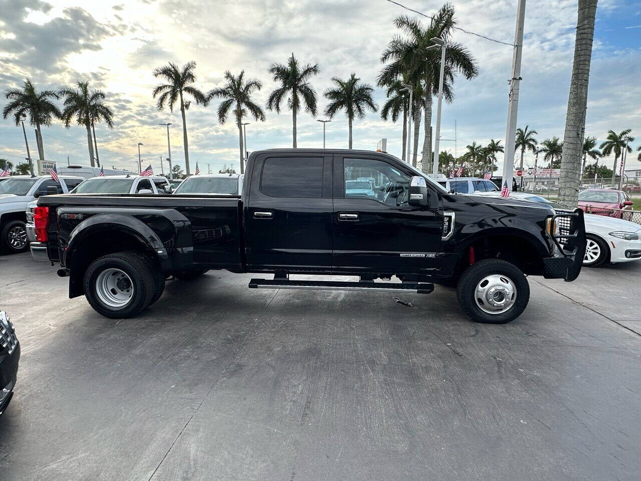 2017 FORD F-350 Pickup - $34,900