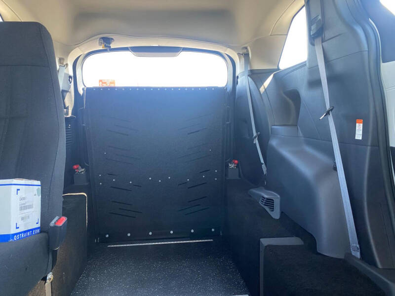 2025 Toyota Sienna LE 8-Passenger