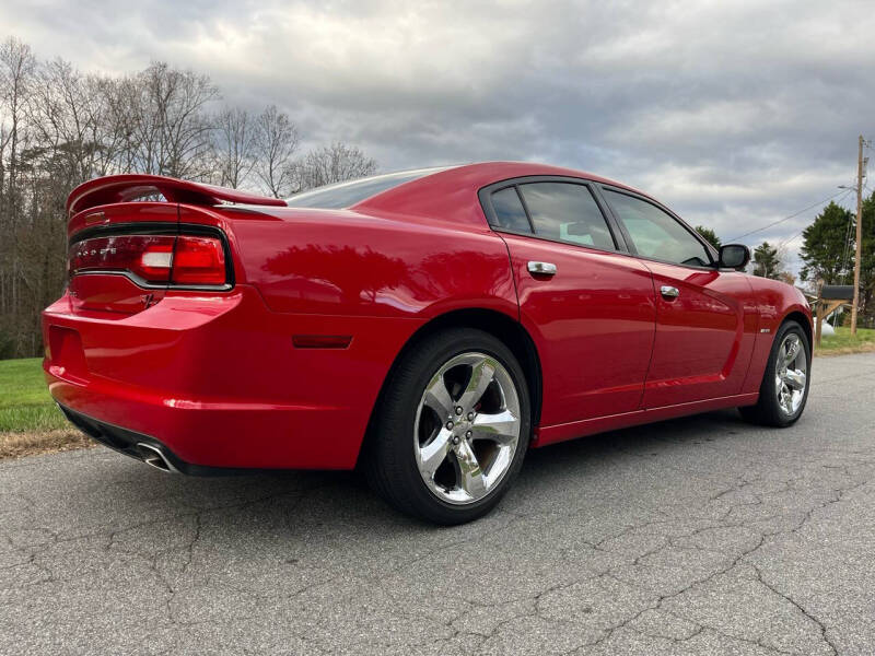 2011 Dodge Charger R/T photo 11