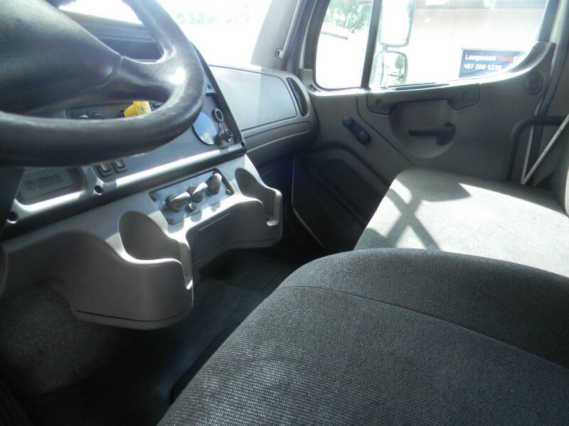 2017 Freightliner M2 106