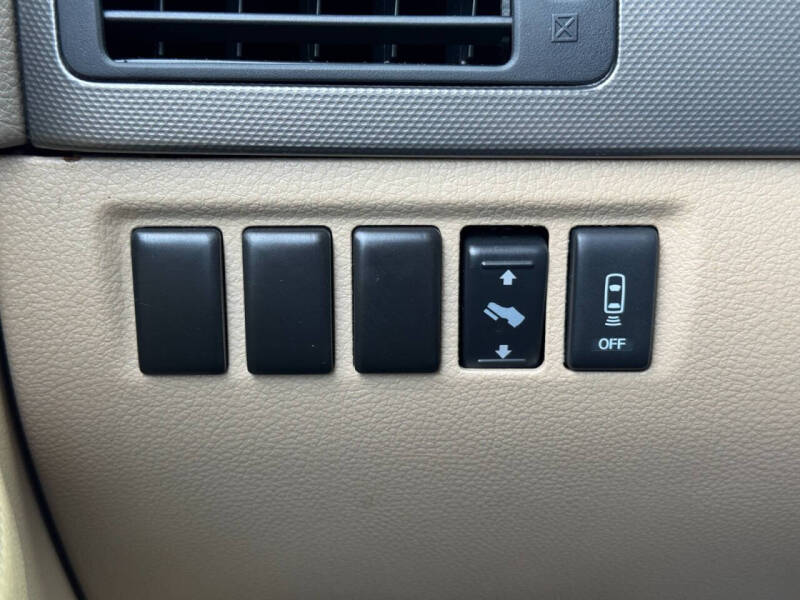 2013 Nissan Armada SV