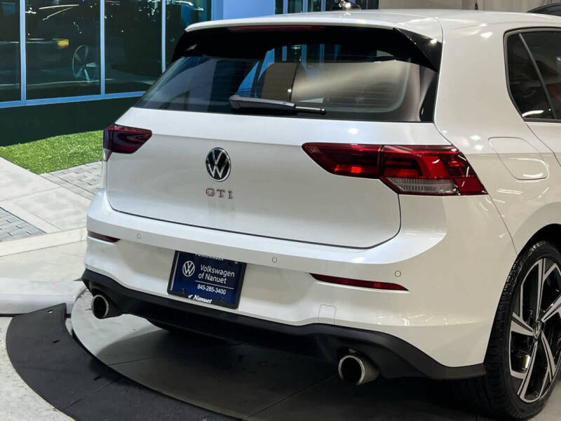 2024 Volkswagen Golf GTI SE