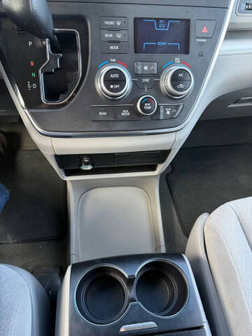 2015 Toyota Sienna LE 7-Passenger