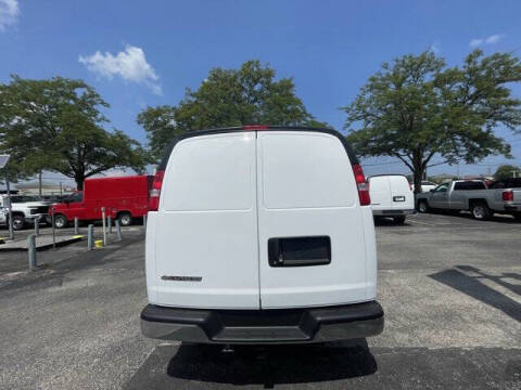 2025 Chevrolet Express 2500