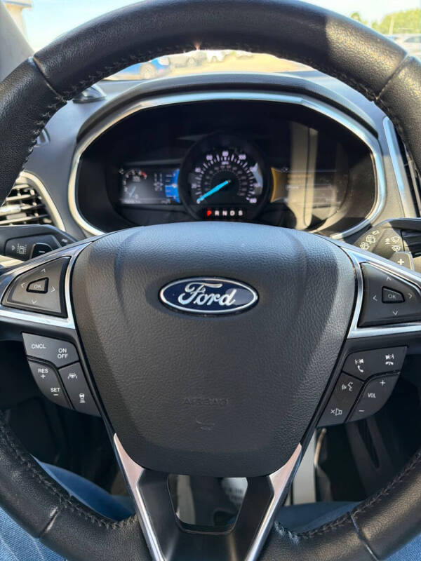 2020 Ford Edge Titanium