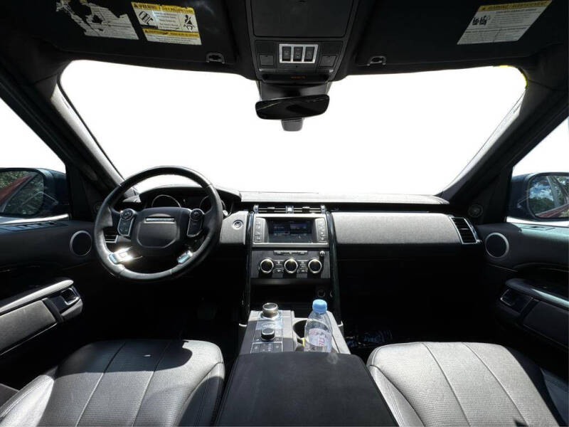 2017 Land Rover Discovery SE