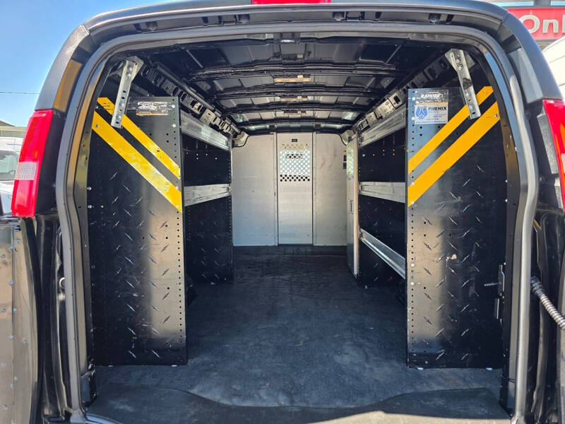 2023 GMC Savana 3500