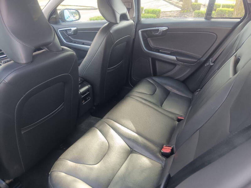 2016 Volvo V60 T5 Drive-E Platinum