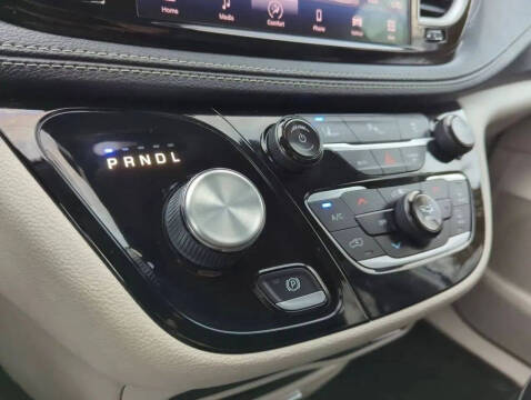 2023 Chrysler Pacifica Plug-In Hybrid Touring L