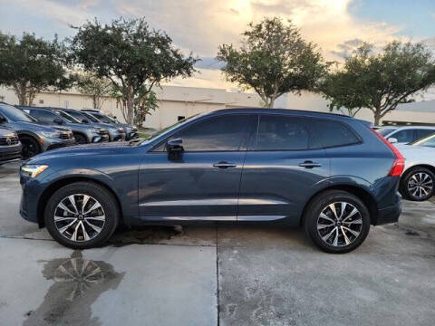 2024 Volvo XC60 B5 Core Dark Theme