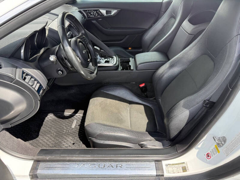 2017 Jaguar F-TYPE Premium