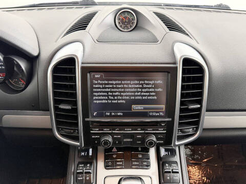 2013 Porsche Cayenne GTS