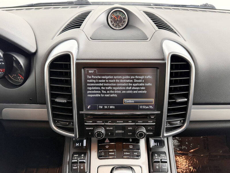 2013 Porsche Cayenne GTS