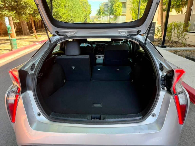 2016 Toyota Prius Two