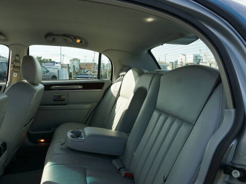 2006 Lincoln Town Car Signature