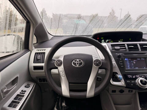2014 Toyota Prius v Two