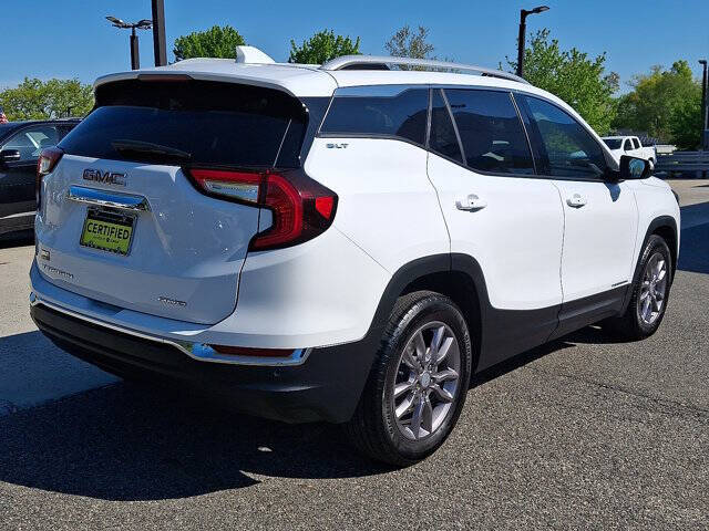 2022 GMC Terrain SLT