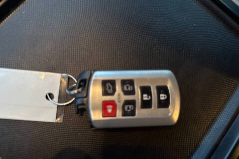 2017 Toyota Sienna XLE Premium 8-Passenger