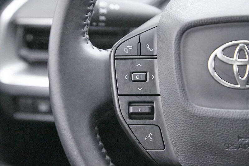 2025 Toyota Prius LE