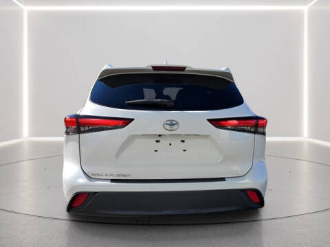 2021 Toyota Highlander LE