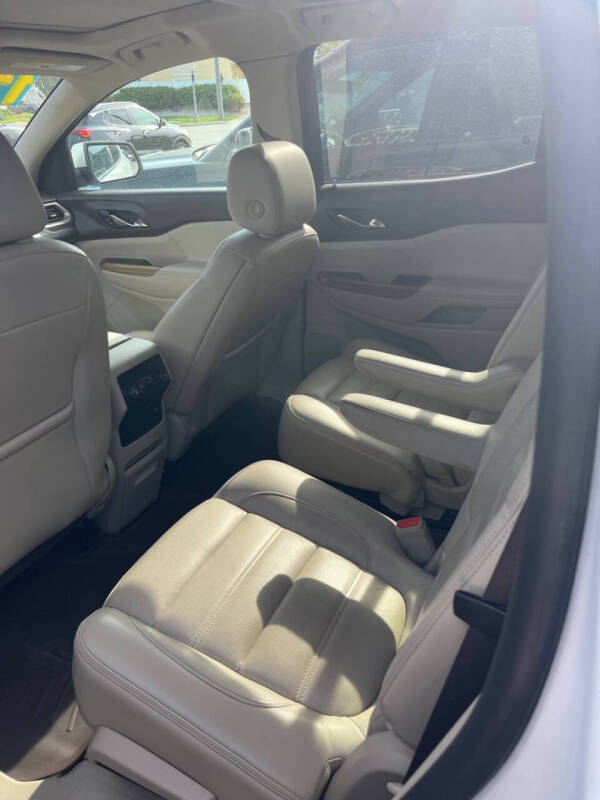 2017 GMC Acadia Denali