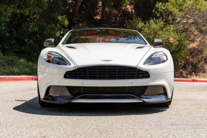2014 Aston Martin Vanquish Base's photo