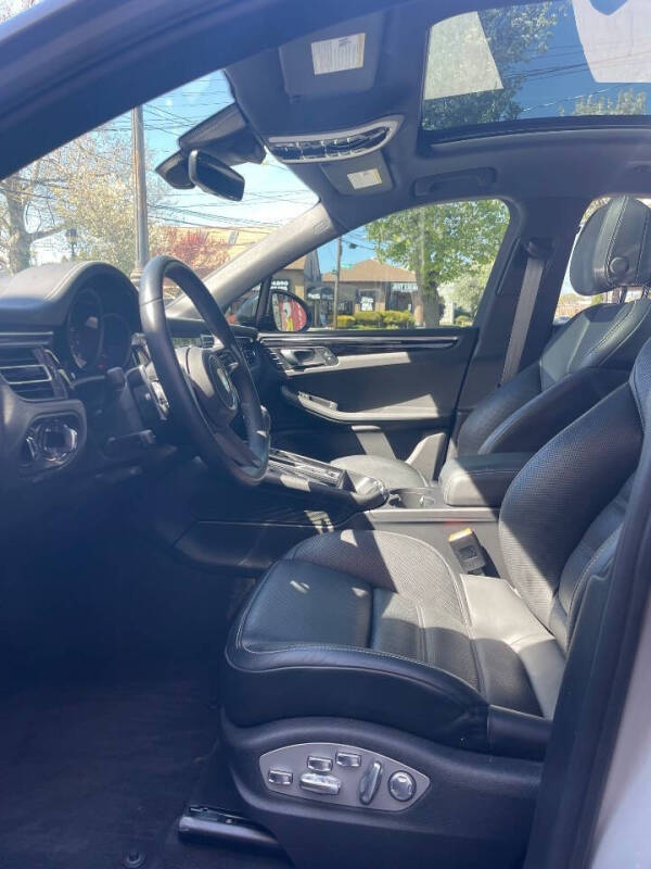 2023 Porsche Macan