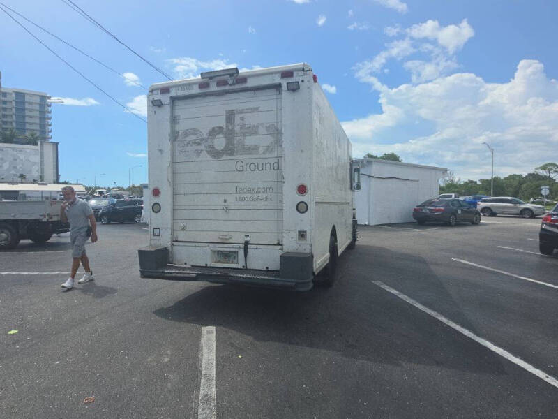 1998 Freightliner MT45 Chassis