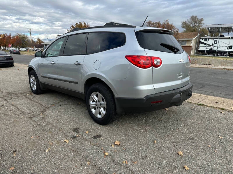 2011 Chevrolet Traverse LS