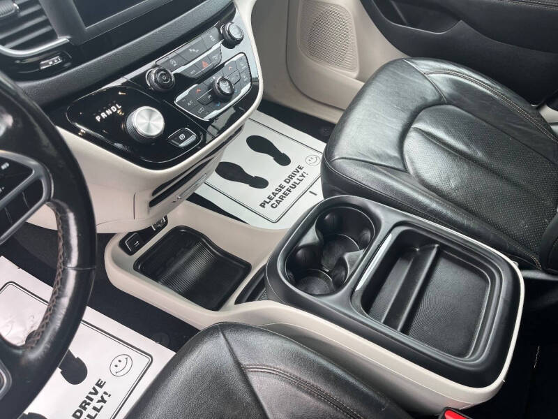 2020 Chrysler Pacifica Touring L