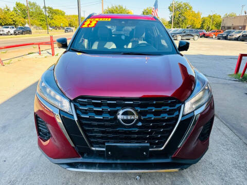 2023 Nissan Kicks SR