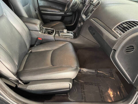 2018 Chrysler 300 Touring