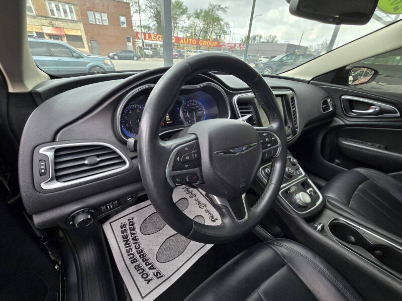 2017 Chrysler 200 Limited
