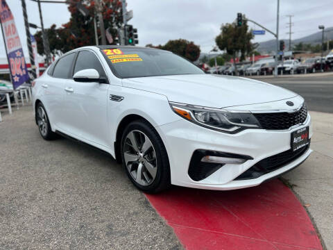 2020 Kia Optima for sale at Auto Max of Ventura in Ventura CA